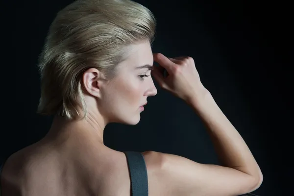 Blond włosy: kolory i odcienie blondów